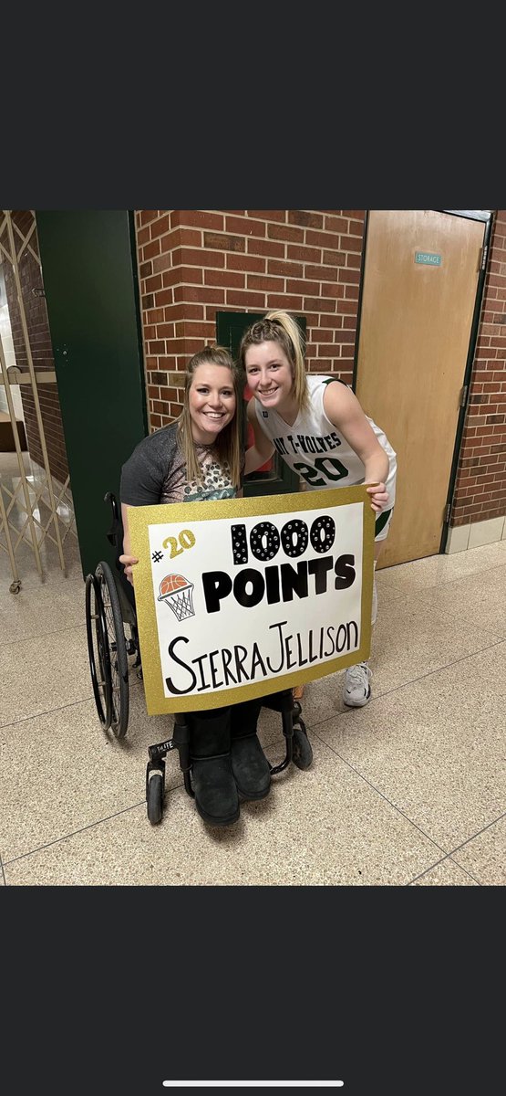 congrats to my sista for joining the 1000 point club 💗💗 <a href="/sportsinkansas/">Sports in Kansas</a>