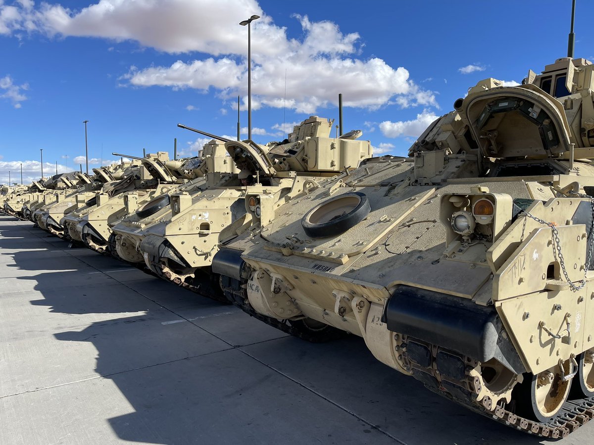 2ABCT1AD's tweet photo. The first day of any work week is usually #MotorpoolMonday at @FortBlissTexas , meaning Soldiers are checking their vehicles to ensure they’re up and running.  We checked on 1-1 CAV to see how things were going this week. https://t.co/5s6IEhcMX1