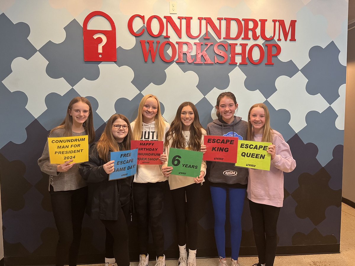 SWHSLadyGolf's tweet photo. Some of our players did the escape room game tonight and “escaped” with flying colors. Congrats ladies https://t.co/Pf15dIzh0m