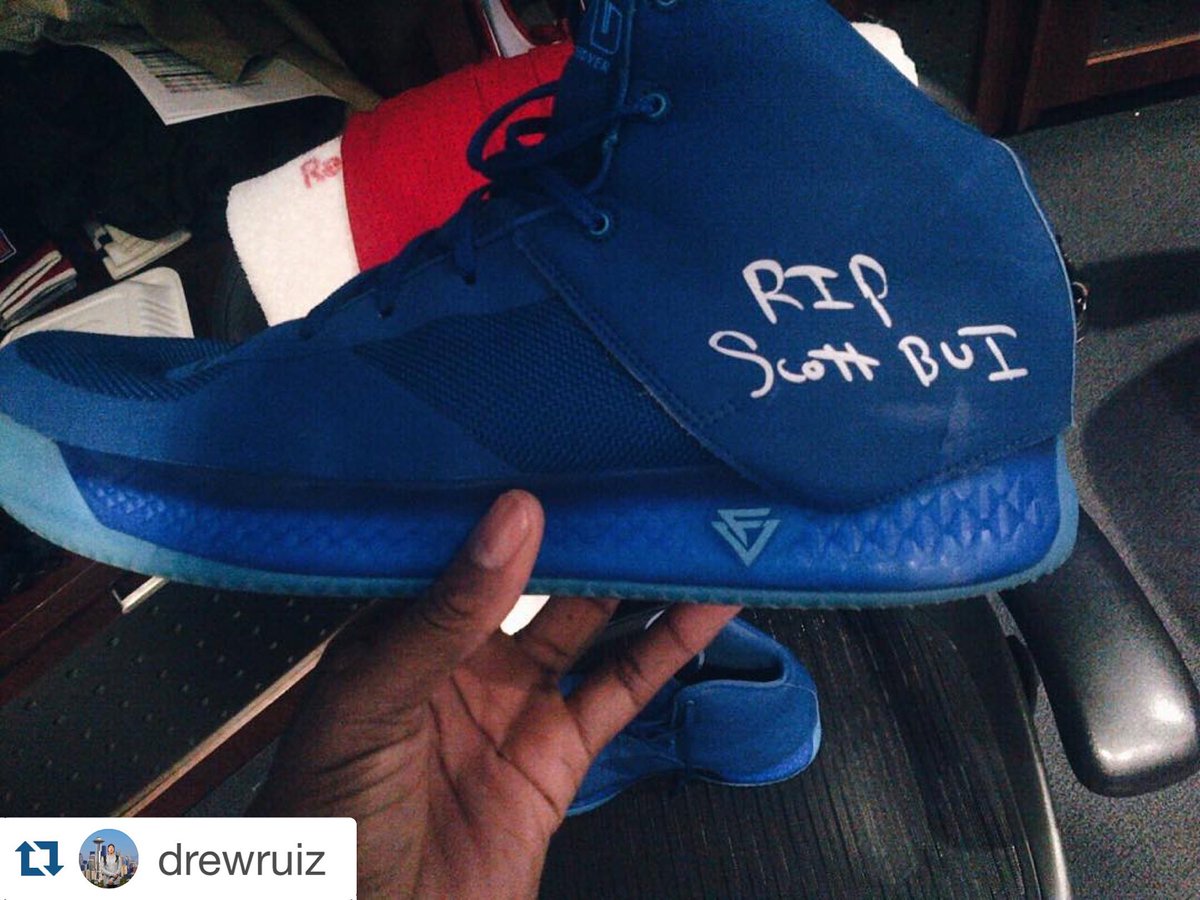 RikDaddy's tweet photo. God bless Jamal Crawford. Always. #BuiYah #WinItForScott #TeamJCrossover https://t.co/xSiWUR5eLN
