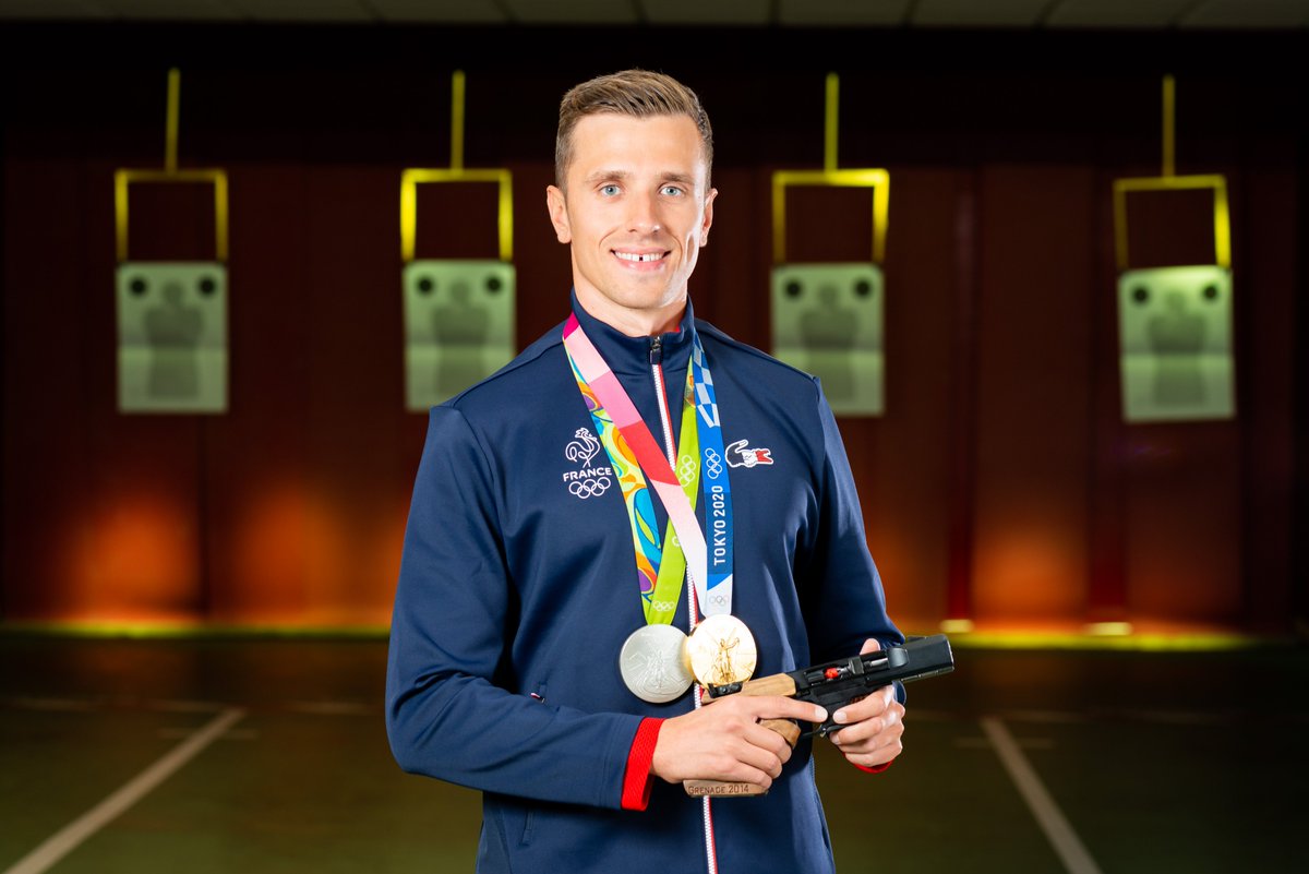 Gendarmerie's tweet image. #LeSaviezVous 🤔 Quel point commun entre le stand de tir de la Direction Générale de la #Gendarmerie Nationale et le champion olympique 🏅@Jeanquiquampoix ? 
A. Il s'y est entraîné pour les #JOTokyo ;
B. Il a conçu les plans ;
C. Le stand porte son nom.
➡️ bit.ly/standdetir