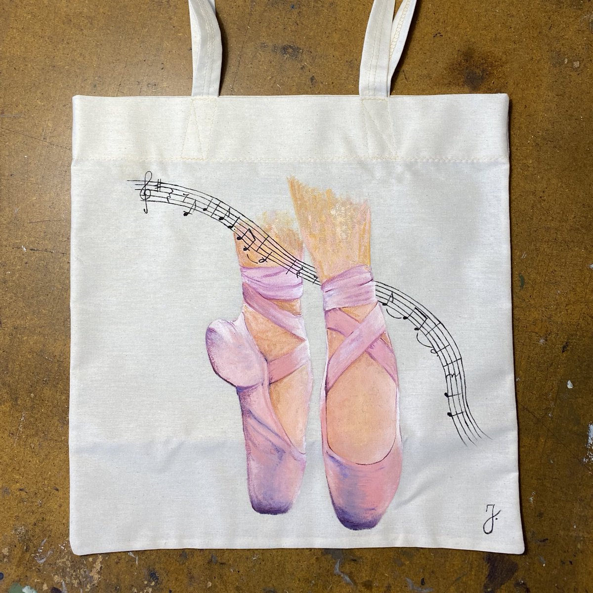 janaferran's tweet photo. pinto bosses a mà personalitzades per encàrrec amb tot tipus de dissenys! 

per qualsevol cosa (ig:jdejana.bags) sense cap compromís, i si no, s'agraeix difusió 🤸🏻‍♀️ https://t.co/3PMuj97tle