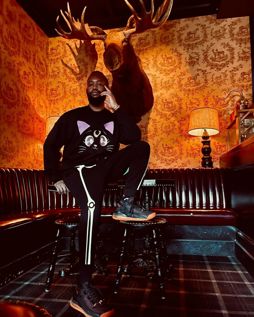 “If you’re not really here / then the stars don’t even matter / now I’m filled to the top with fear / that it’s all just a bunch of matter // cuz if you’re not really here /  then I don’t want to be either / I want to be next to you / black and gold, bla… instagr.am/p/CY5zhPxOaum/