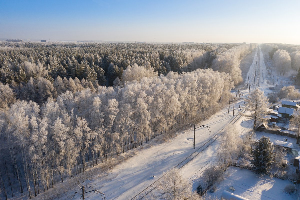 The railway is absolutely beautiful in winter😍❄️