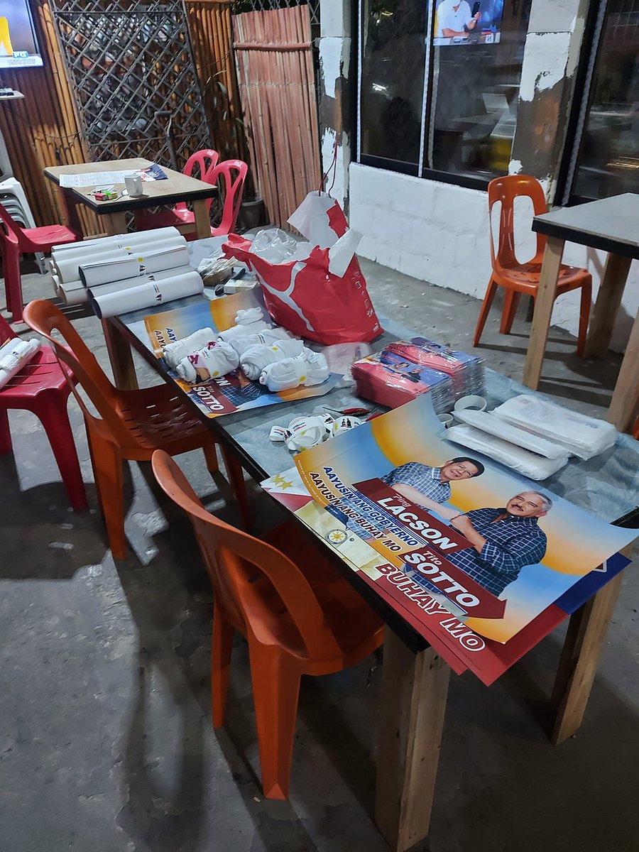 teamping2022's tweet photo. Mga volunteers proud na ipinakita ang kanilang suporta kay Sen. Ping Lacson. Salamat po sa walang sawang pagsuporta!

Larawan mula kay kakamPING Joan Coronel. ❤

#PingLacson2022
#LacsonSotto2022
#gwaPINGS
#kakamPINGtunay https://t.co/mEKCqyD7Id