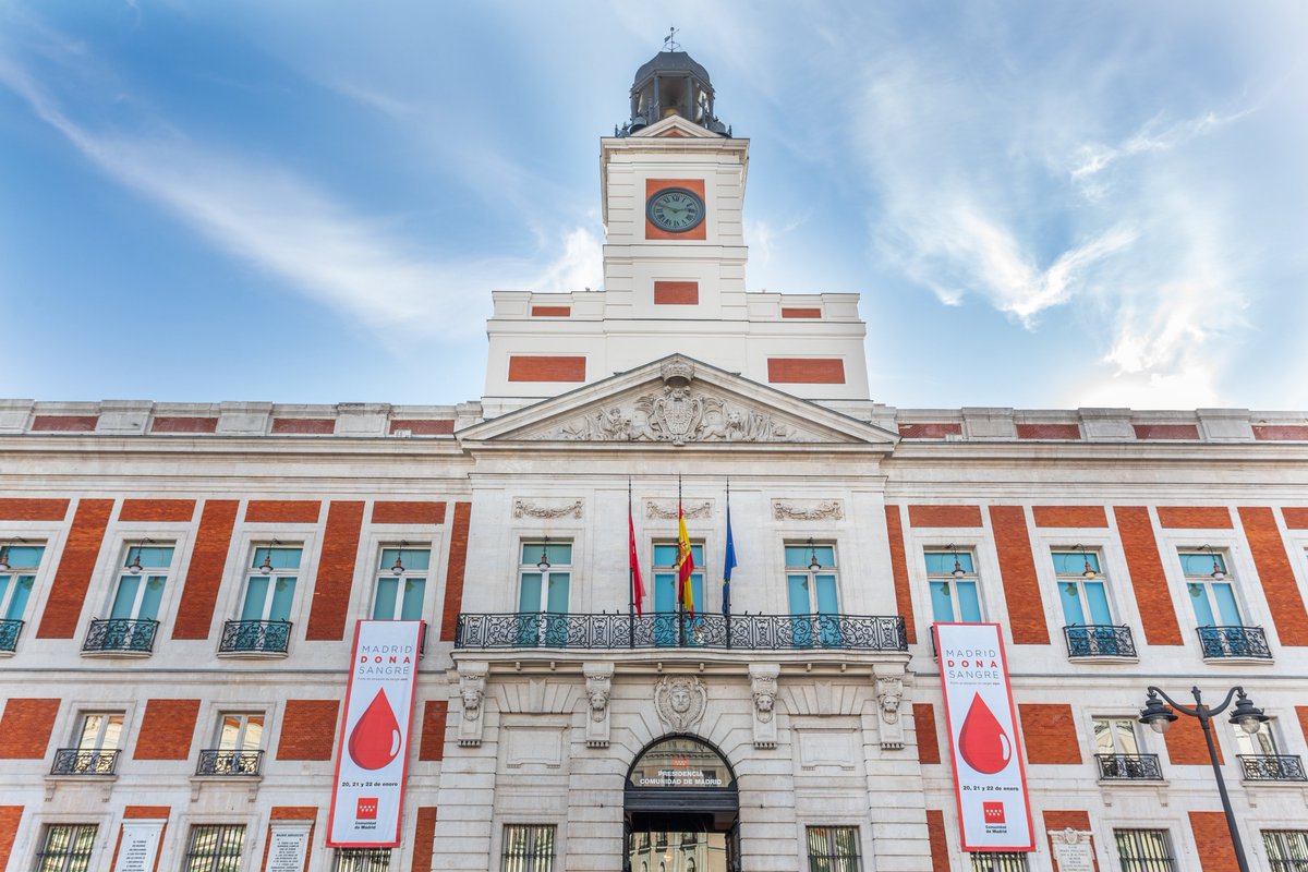 Madridonasangre's tweet photo. 📢 URGENTE! Llamamiento para recuperar las reservas de #sangre #Objetivo5000
 
🩸Maratón de donación en toda la @ComunidadMadrid 
📍Real Casa de Correos + 22 hospitales +Centro de Transfusión.
📅 Jueves 20, viernes 21 y sábado 22.
⏰ 9:00 a 20:00H
 + Info: https://t.co/3kAacUq7zw https://t.co/d9RCHWiibO