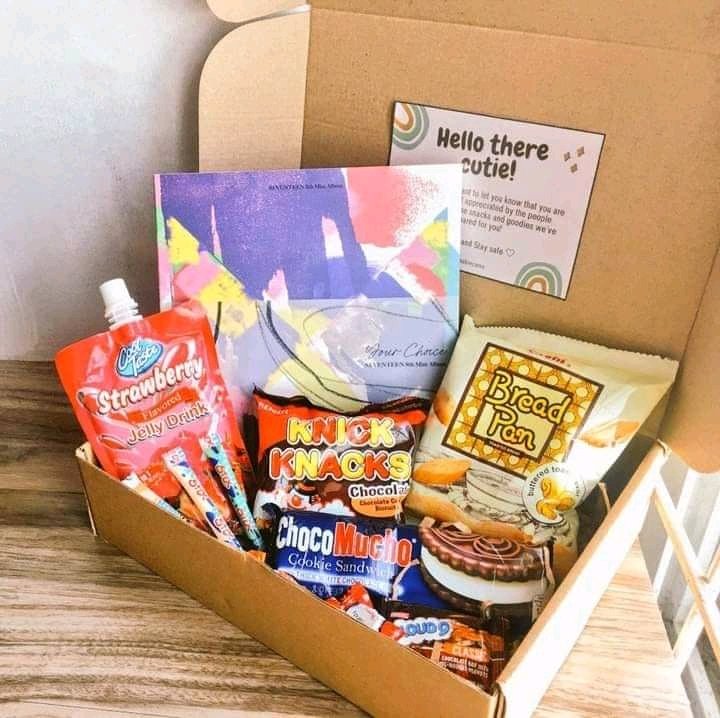TPatotie's tweet photo. (help rt^^) 
WTS // LFB // want to sell // looking for buyer // #wtb #lfb

CAREPACKAGE WITH UNSEALED ALBUM (RANDOM)

⭐ CAN REQUEST A MESSAGE &amp; PICTURE
⭐ PERFECT GIFT FOR YOURSELF / FRIEND / LOVE ONES^^
⭐ PHP250
⭐ mod ¬ sco, j&amp;t, ggx
⭐ mop ¬ gcash https://t.co/PAfH3vKD4M