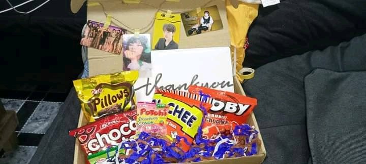 TPatotie's tweet photo. (help rt^^) 
WTS // LFB // want to sell // looking for buyer // #wtb #lfb

CAREPACKAGE WITH UNSEALED ALBUM (RANDOM)

⭐ CAN REQUEST A MESSAGE &amp; PICTURE
⭐ PERFECT GIFT FOR YOURSELF / FRIEND / LOVE ONES^^
⭐ PHP250
⭐ mod ¬ sco, j&amp;t, ggx
⭐ mop ¬ gcash https://t.co/PAfH3vKD4M