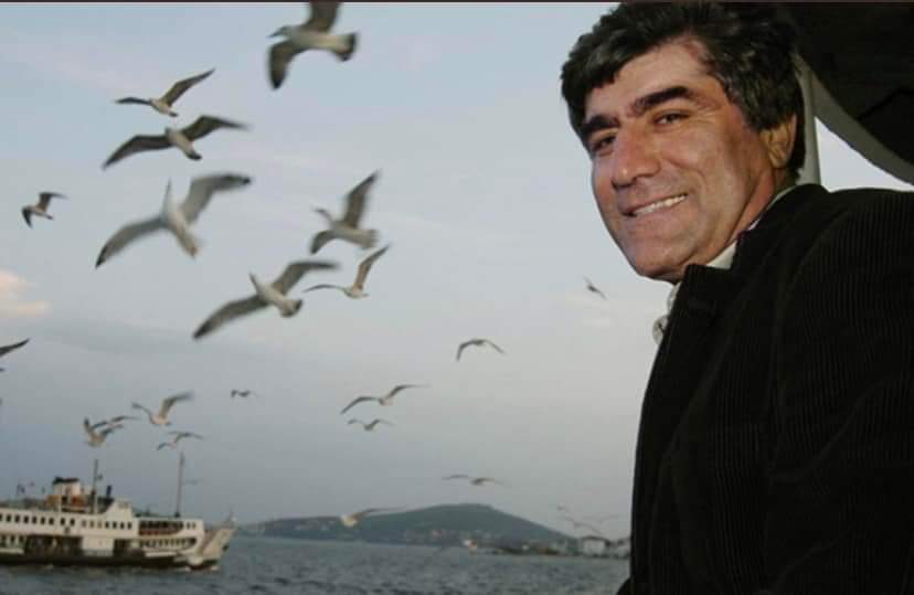 19 Ocak 2007 tarihinde Agos Gazetesi önünde uğradığı silahlı saldırı sonucu yaşamını yitiren #HrantDink’i saygıyla anıyoruz...
 
Kimsenin “güvercin tedirginliği” yaşamadığı bir toplum olabilmeyi diliyoruz…