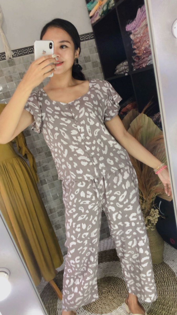 kamalacempaka's tweet photo. 🌸Set Caca 7/8
🌸Bahan rayon, adem, LD 100cm
🌸75rb
📩Pesan di DM yha
#setcaca
#bajubali
#dasterbali
#olehlehbali https://t.co/bt0nTUN2TA