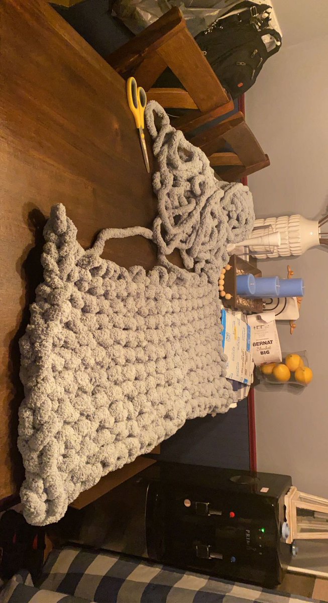 joleenf07's tweet photo. $55.55 chunky handknit blankets dm me for info https://t.co/PAFK3WQkMb