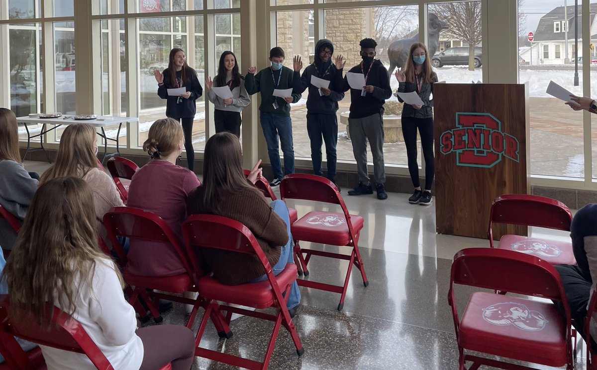 Congratulations to our newly inducted 2022 Dubuque Senior Student Council Freshman Representatives! ❤️💙 
They are …

Ami Bellings
Emmy Gorton
Claire Hoyer
Owen May
Aaron White
Maurice Willis