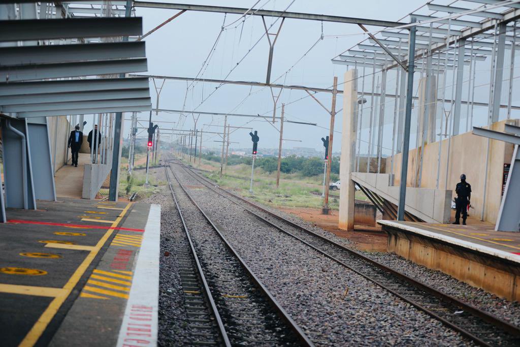 MbalulaFikile's tweet photo. The resumption of service in this line is a progressive move benefiting the commuters - more is being done to open other lines and this will be shared going forward. https://t.co/46wDgz6OWS