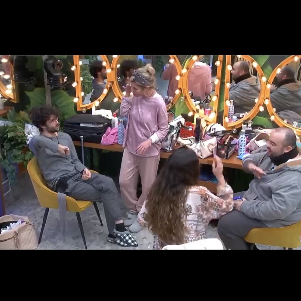 JuanjoCotilla's tweet photo. La casa se ha dividido en dos. ¿Con qué grupo te posicionas?

🔄 Rafa, Alatzne, Álvaro y Carmen
❤️ El resto

#Secret19E https://t.co/AiAATuCeeg