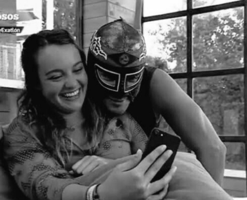 SoleSurvivoor's tweet photo. @ToritaRojaH #OctAna como los extraño https://t.co/epPqV137Qc