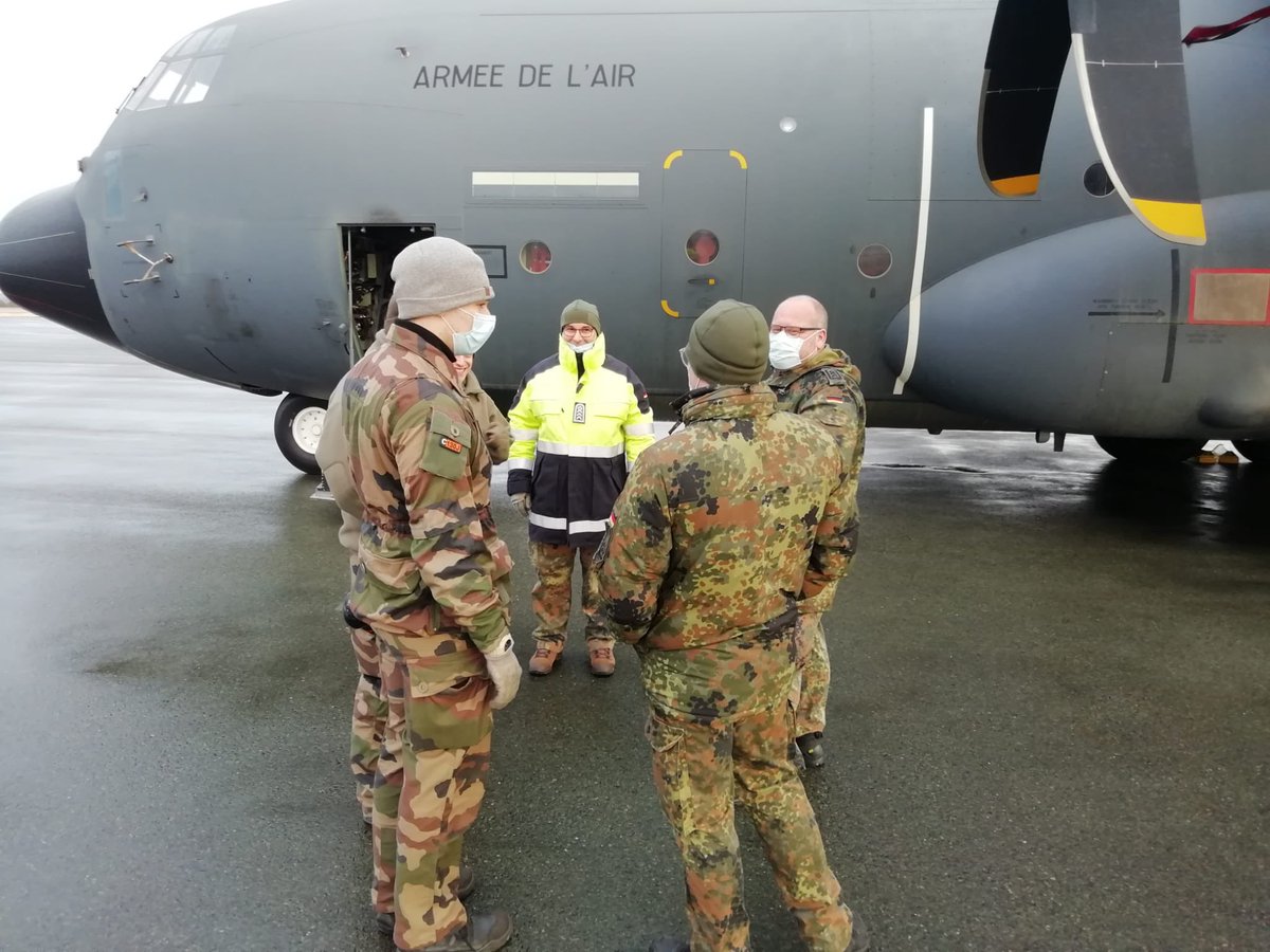 Nach einem unfreiwilligen, mehrtägigen Aufenthalt in 🇨🇦, dem  Einbau eines Ersatzteils sind wir endlich zur Übung #GreenFlag in den 🇺🇸 angekommen.  Gemeinsam mit <a href="/Armee_de_lair/">Armée de l'Air et de l'Espace</a> setzen wir zum ersten Mal eine C130J Maschine ein.