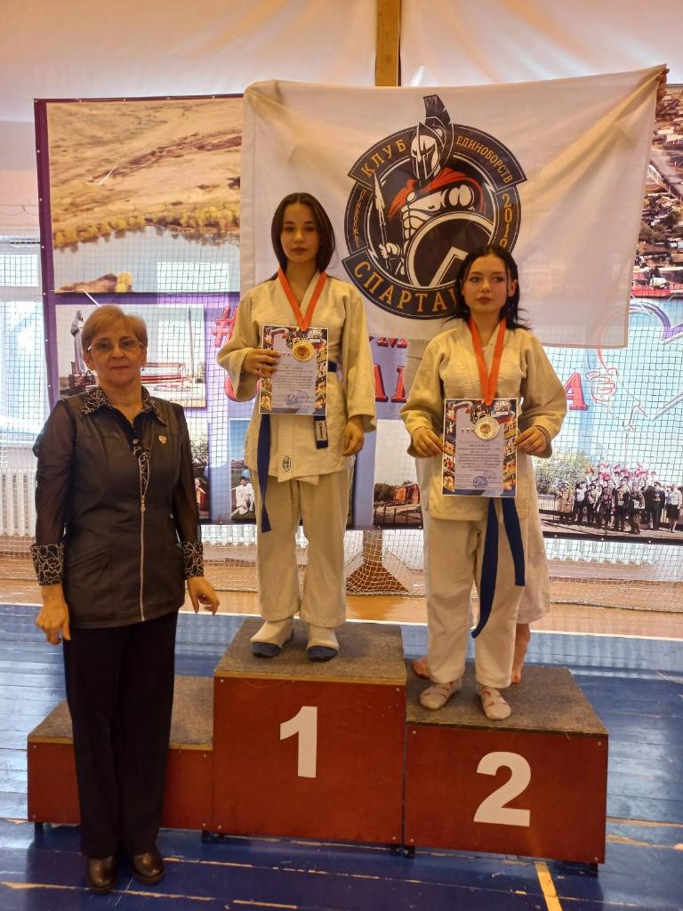 🤼‍♂ В ФСК "Победа" с.Обшаровка состоялся Открытый районный новогодний турнир по полноконтактным единоборствам на призы Главы муниципального района Приволжский. Ученица нашей школы Князькова Милана заняла 2 призовое место.