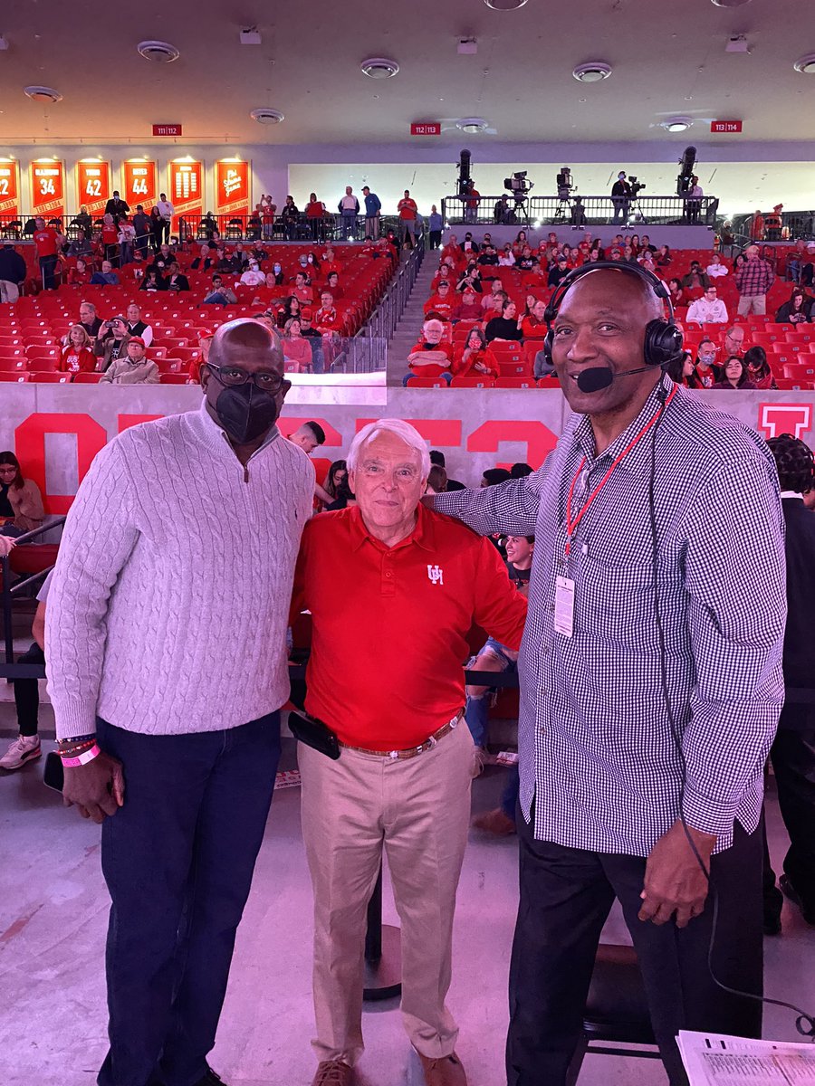 batley_bilal's tweet photo. Great having former Coogs at OUR win vs USF! In the picture was NBA HOF Elvin Hayes (60’s), Murry Stinson (60’s), and Carl Herrera (90’s). We also had Bernie Kapner (50’s), Clay Hoster (60’s), &amp; Davonte Pollard (2010’s) in the building! 
#ForTheCity #AlumniFirst https://t.co/RgTI1Ki2pZ
