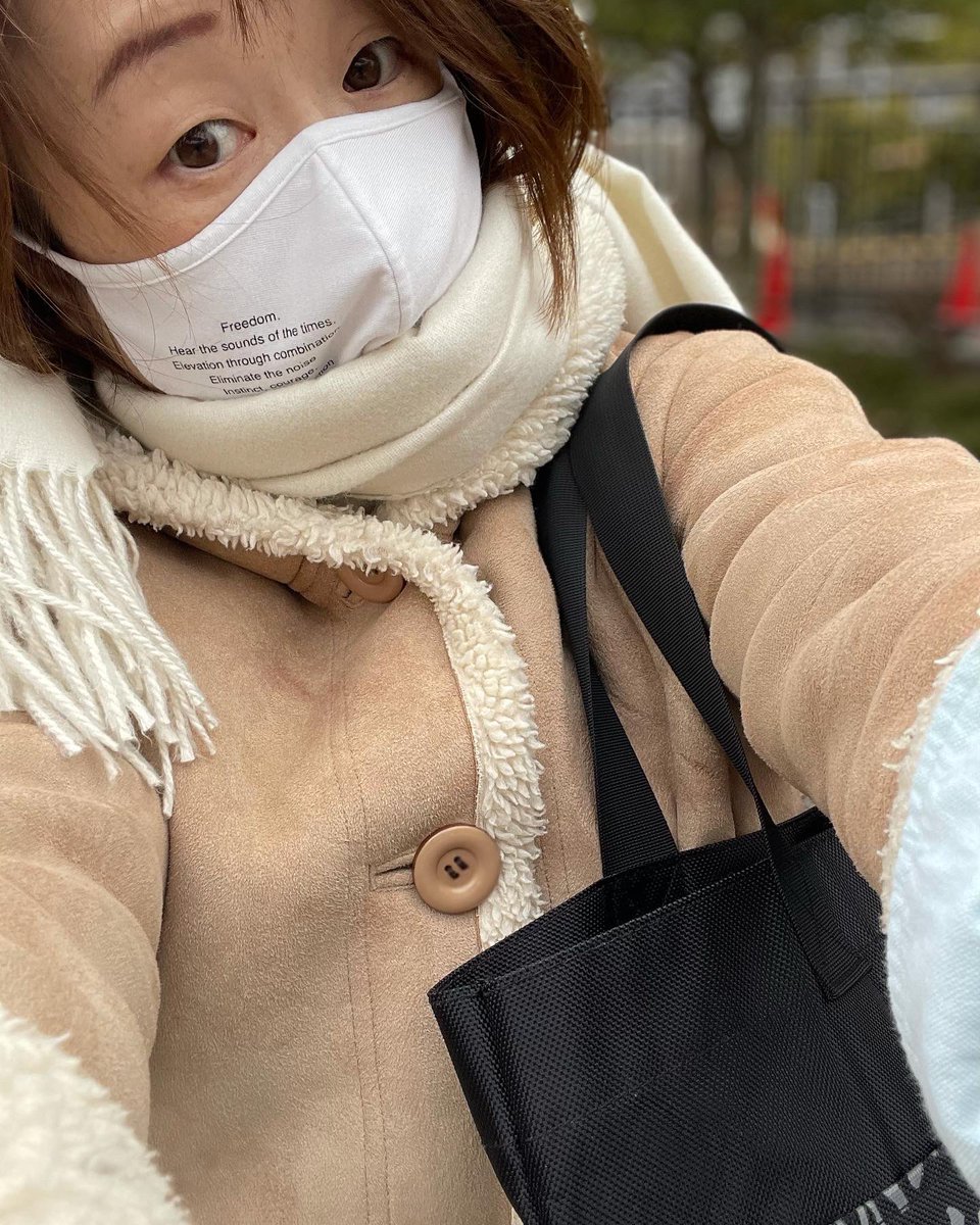 travelingfuture's tweet photo. #息してますか?
気づいたら夢中で
資料作ってて
息とめてた!
とにかく走り回るぜ!
大宮いくぜ!
戸塚けーったら
明日のテストつくるぜ!
バリバリだぜ🤣
#今日のコーデ
(コート)
#isbit
(マフラー)
#index
(シャツ)
#americanholic
(スカート)
#plst
(ブーツ)
#milaowen https://t.co/VcgV3BW8rJ