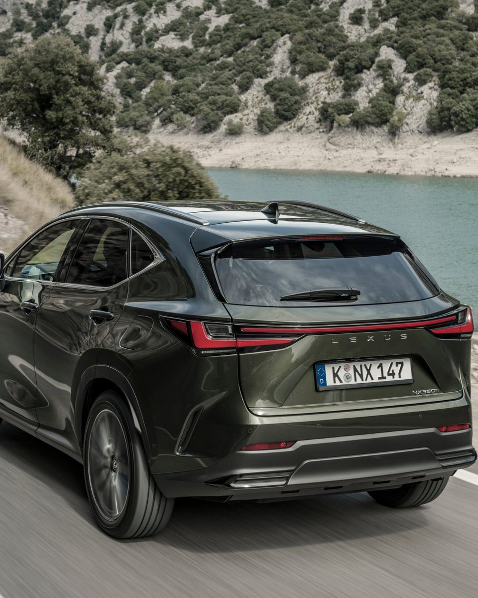 PowerDrift's tweet photo. Lexus has commenced bookings for the NX 350h in India. The petrol-hybrid SUV is equipped with :
➡ 2.5-litre petrol engine 
➡ 192hp, 221Nm
➡ AWD
➡ 180kmph top speed
➡ 0-100kmph in 7.7 seconds
➡ 18-inch wheels
➡ 9.8-inch touchscreen infotainment https://t.co/0qfq1EG3Ab