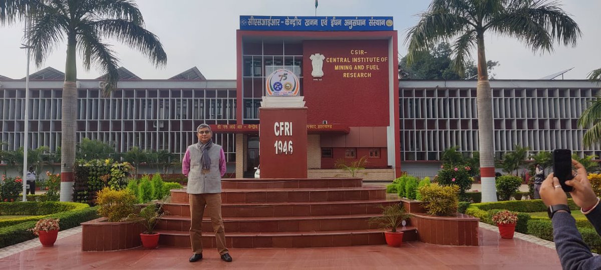SBasuIITD's tweet photo. Taken over Dir., CIMFR (add. charge) along with Dir., IMMT BBSR. One of the best CSIR Lab in terms of ECF generation. Visited all the Research Groups - extra ordinary facilities. @csirimmt @CIMFR_CSIR @CSIR_IND @dgcsirIndia @PIB_India @DrJitendraSingh @CoalMinistry @MinesMinIndia https://t.co/fR4YmtBIm1