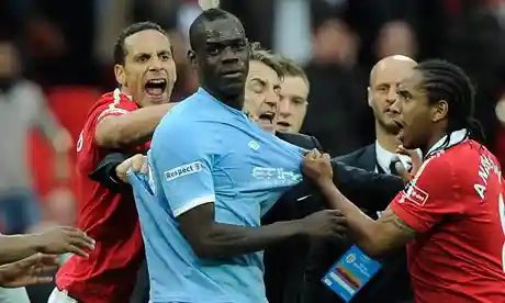 KimErrol's tweet photo. @ODDSbible Love this photo,totally winding up Man U,for pure entertainment Iβd love to see him back #notenoughcharacters https://t.co/0zsn4OiZ47