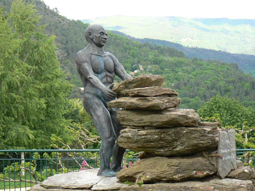 🧐 OU C'EST ??
Avez vous déjà vu cette statue sur le Chemin Urbain V ?
Savez vous où se trouve-t-elle ?
Un chemin varié avec de nombreux paysages et de nombreuses découvertes !!
A vous de jouer 😉

#tourisme #randonnée #hiking #nature #statue #GR #cheminurbainv #urbain #chemin