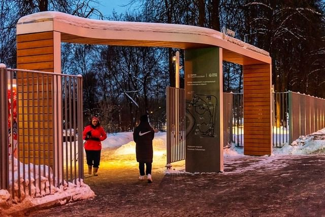 minblagmo's tweet photo. В Истре прошла реконструкция Городского парка культуры и отдыха в рамках нацпроекта #жильеигородскаясреда. Благоустройство затронуло пешеходную зону вдоль набережной реки Истры от железнодорожной станции Истра до Воскресенского Ново-Иерусалимского монастыря. https://t.co/MpuU2jhXjW