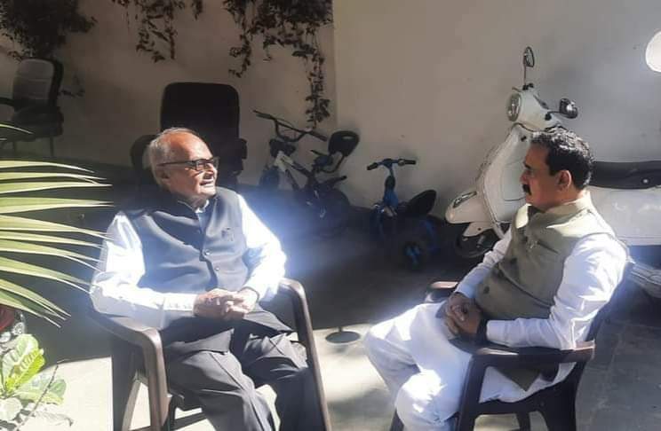 मध्यप्रदेश सरकार के ग्रह मंत्री  <a href="/drnarottammisra/">Dr Narottam Mishra</a> जी का मेरे भोपाल आवास पर आना हुआ। आपसे विभिन्न विषयों पर सकारात्मक चर्चा की।
सादर