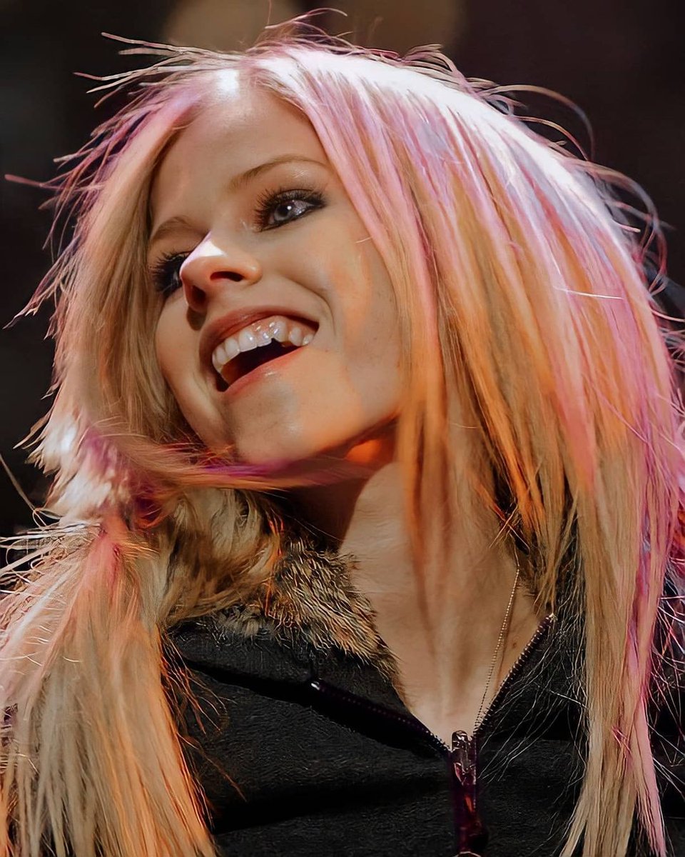 Hi this is Avril Lavigne's Parody speaking!! Do you guys still remember me? Well, I'm looking for some friends in here and I hope you guys could help by leaving a trace or retweet this tweet!! Let 'em know that we're still rock 'n' roll 🤟🏻💜🧡 #openfollow