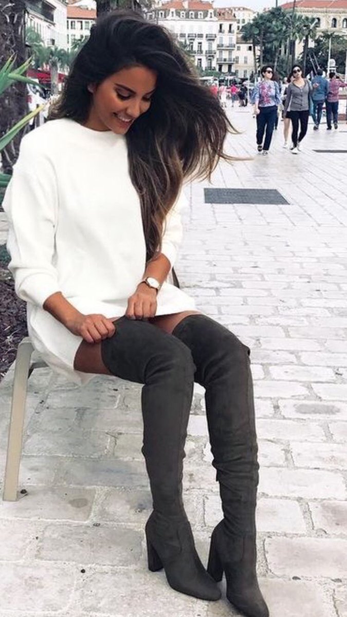 Bonjour les ami(e)s☕️
Très bon mercredi à tous 
Bon courage pour ceux qui taffent 
Prenez soin de vous 🙏🏼

Smiling is contagious...Keep on smiling😊 Tender kisses💋💋