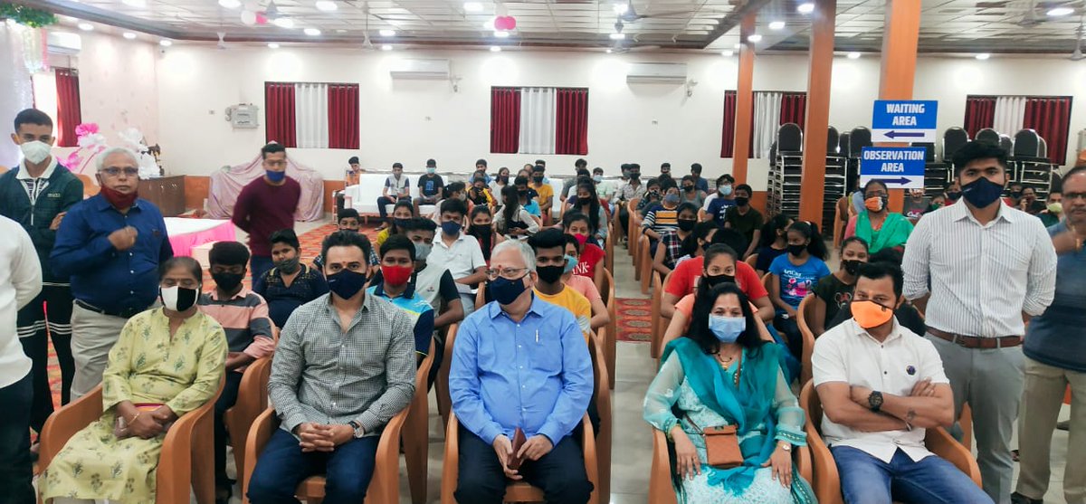 isiddheshRkadam's tweet photo. प्रभाग क्र. ४ च्या नगरसेविका प्रभाग समिती अध्यक्षा सौ. @MiSujataPatekar यांच्या माध्यमातून १५ ते १८ वर्षे वयोगटातील मुला-मुलींसाठी सुरू करण्यात आलेल्या कोविड लसीकरण केंद्राचे आज उद्घाटन केले. यावेळी आमदार, विभागप्रमुख श्री. @PotnisVilas जी, विभाग अधिकारी श्री. @vijay_ranjane, 1/2 https://t.co/Hd4JRKxALG