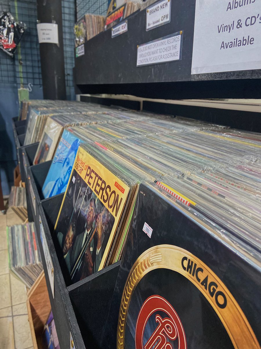 jaybeonni's tweet photo. Some of the things I #LOVE are my hobbies (film photography, vinyl collecting), food (especially 라면) and my bb frenchie aka utoy 🥰
#Def_LOVE_D7 #Def. #JAYB #제이비 @jaybnow_hr https://t.co/Ih3StqXjlx