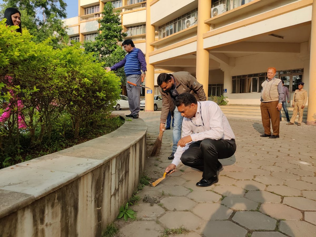 BSNL_JKD's tweet photo. #swachhoffice  swachhata aviyan# Circle office Ranchi# 19.01.2022 https://t.co/1ww1xjGcKg