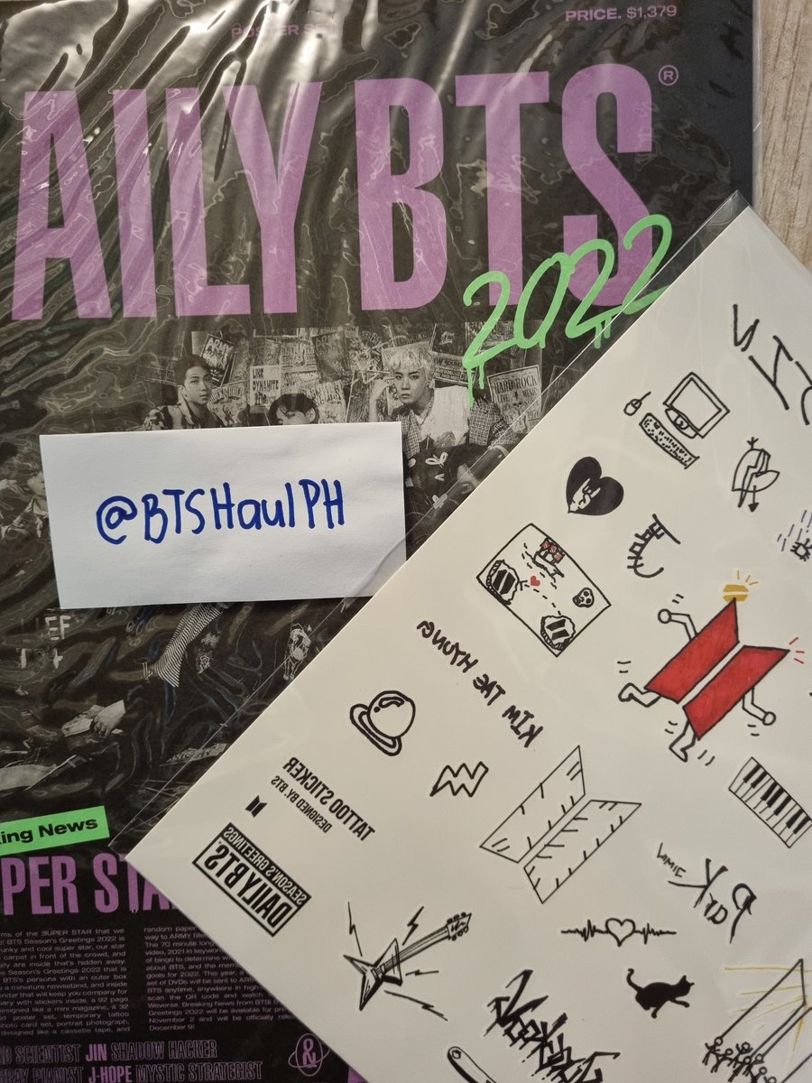 BTSHaulPH's tweet photo. WTS LFB PH

BTS SEASON'S GREETINGS 2022 

⭐️ TABLOID POSTER + TATTOO
P280

✅️ On hand and ready to ship
✅️ sdd, sco, ggx
✅️ gcash, bpi, ub https://t.co/afAuFIzIbN