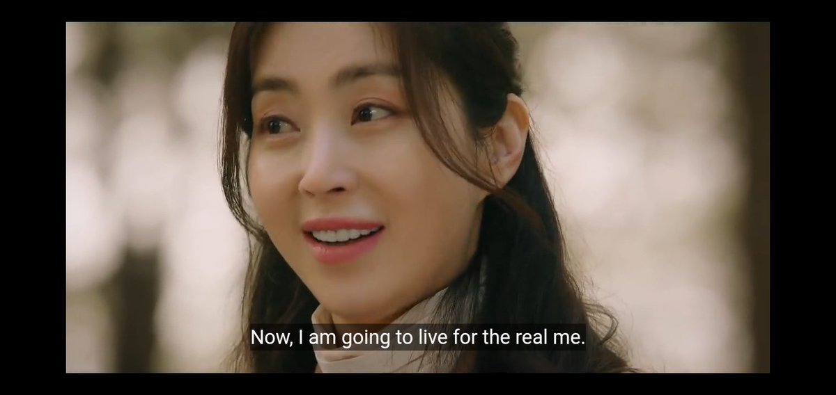 fwanciskennedy's tweet photo. The most symbolic scene for me. Han Seon Ju being free and becoming the real her, no more showing off just to prove her worth.♥️🥰
This is a simple reminder to us that not all we can see is real and show window can either ruin us or shape us for good.💯
#ShowWindowEp16 https://t.co/6pKF8ytL2j