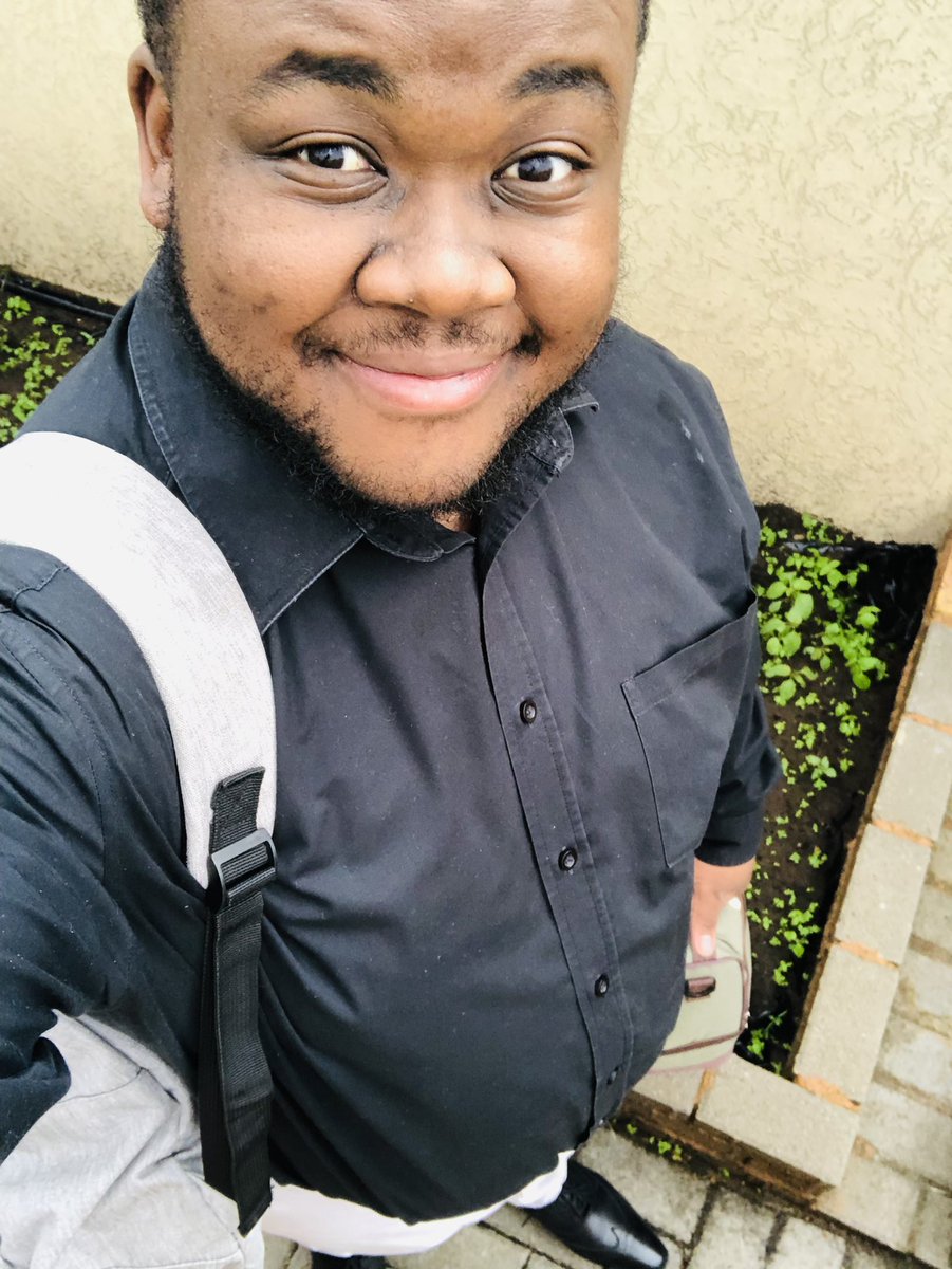Batebang's tweet photo. Umuntu ugqoke ngathi yi manager yase Woolies namhlanje 🔥🔥🤣 #NotYet30!!! https://t.co/ZZqbk65kf9