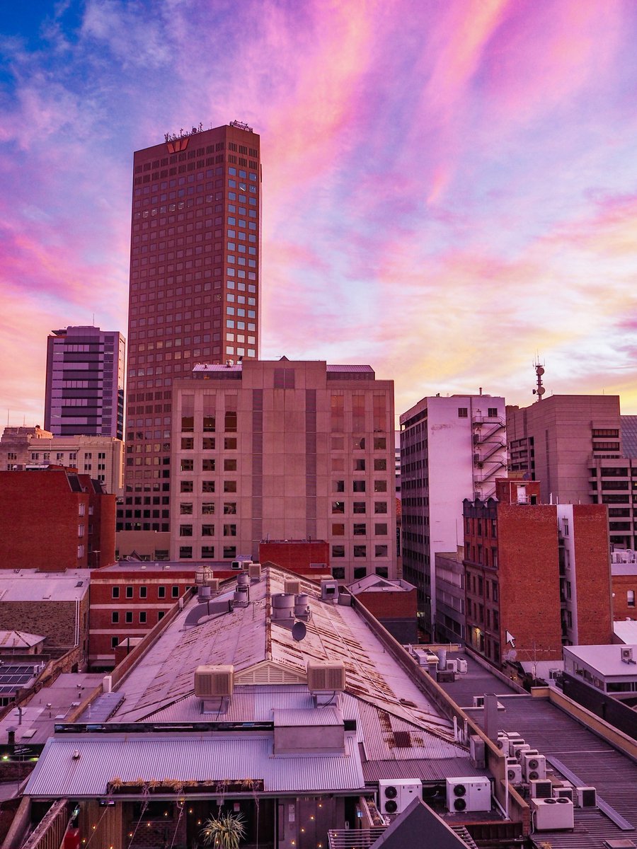 So, how many nights in a row of spectacular sunsets is Adelaide up to now?

#adelaide #SouthAustralia #australianweather