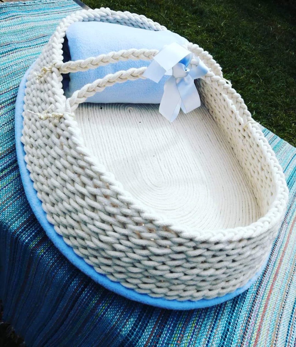 KraftsQueen's tweet photo. My crafting journey has been nothing short of amazing, the things my hands have made 😁, half the time I am like "Did I make that 🙆🏾‍♀️". 
Baby cribs I made early 2021.

You can order yours today, DM or Whatsapp +263713731215
From $100 depending on specifications https://t.co/E8JSybFTXX
