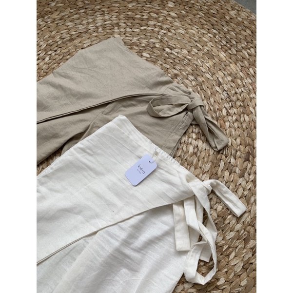 anida_febriani's tweet photo. REKOMENDASI OOTD CHECK 

Ini tuh rekomendasi bawahan yang cocok banget dipakai buat formal atau non formal look😍

🌟4,9
📍Jakarta
💰119k
🔗 https://t.co/ct8aljjVSH

#ShopeeID #shopeehaul #OotdStyle #shope https://t.co/xvCAz2aNCu