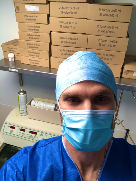 SMPFvox's tweet photo. 🐝#1000visagesdepathologistes Jean Francois #pathologiste
En déplacement pour un examen #extemporané. Au service des #patients au plus près d’eux, pendant leur #opération; quand le #pathologiste guide la #chirurgienne pour un meilleur geste #chirurgical @Sante_Gouv https://t.co/Yoxgcxgn5d