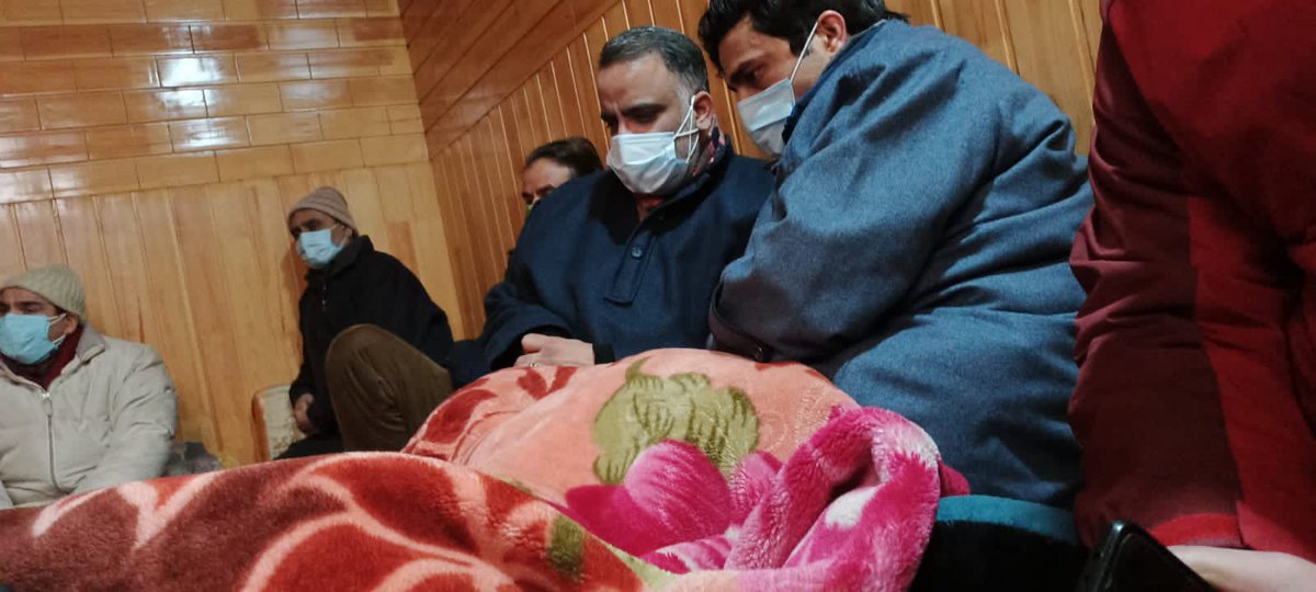 salmanalisagar's tweet photo. Visited &amp; offered sincere &amp; heartfelt condolences to dear friend &amp; colleague @ahsanpardesi  on the passing away of his beloved uncle along with colleagues from @YNC_Kashmir  
Offered Dua Magfirat for the departed &amp; prayed for the much needed strength to family. 
#RestinJannah 🙌 https://t.co/UjVQyXssxj