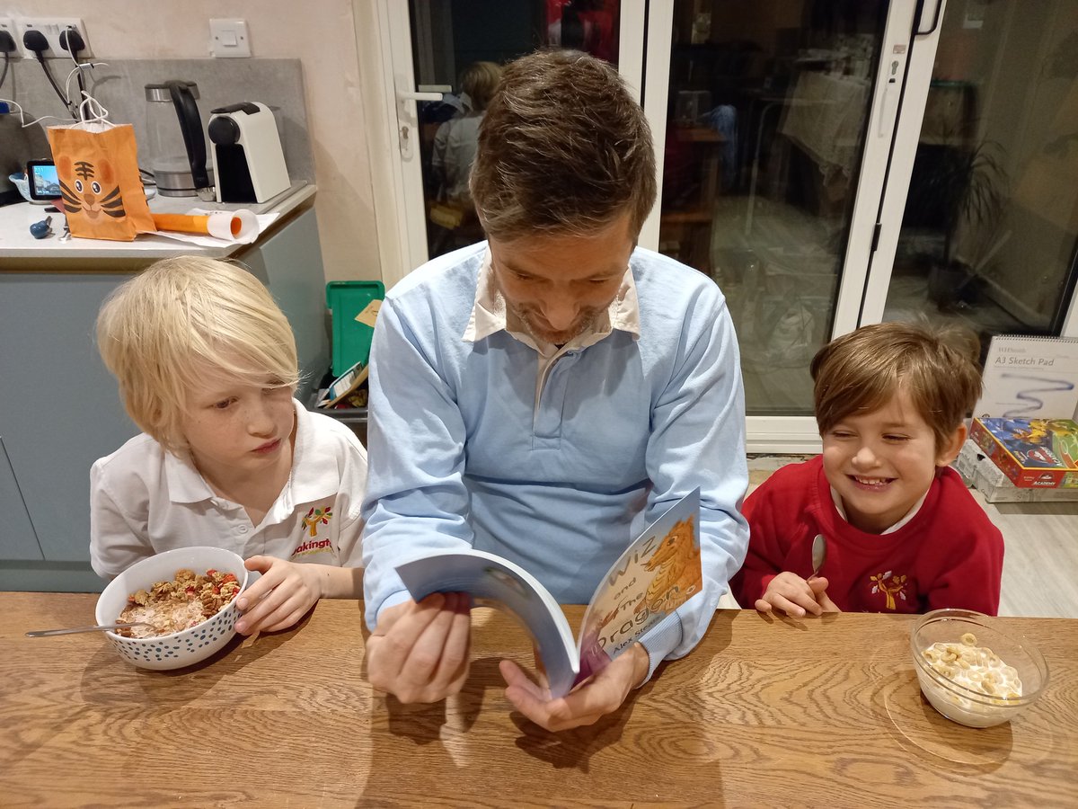 Stephanie Hall tweet media