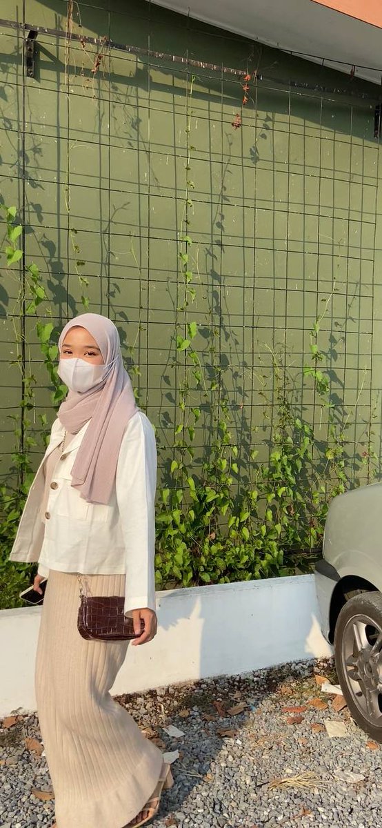 cheatcloset's tweet photo. Wow cantik ke cantik? 😍 

Helok terbentuk je dkt muka tu 😍 Murah pon murah 🥰 mai la beli satu 🤫 Mask extender dgn scrunchy pon ada utk complete 💫 the look 💫 

Click the link in my bio kalau nk beli 😉 https://t.co/BQQ386B7Jr