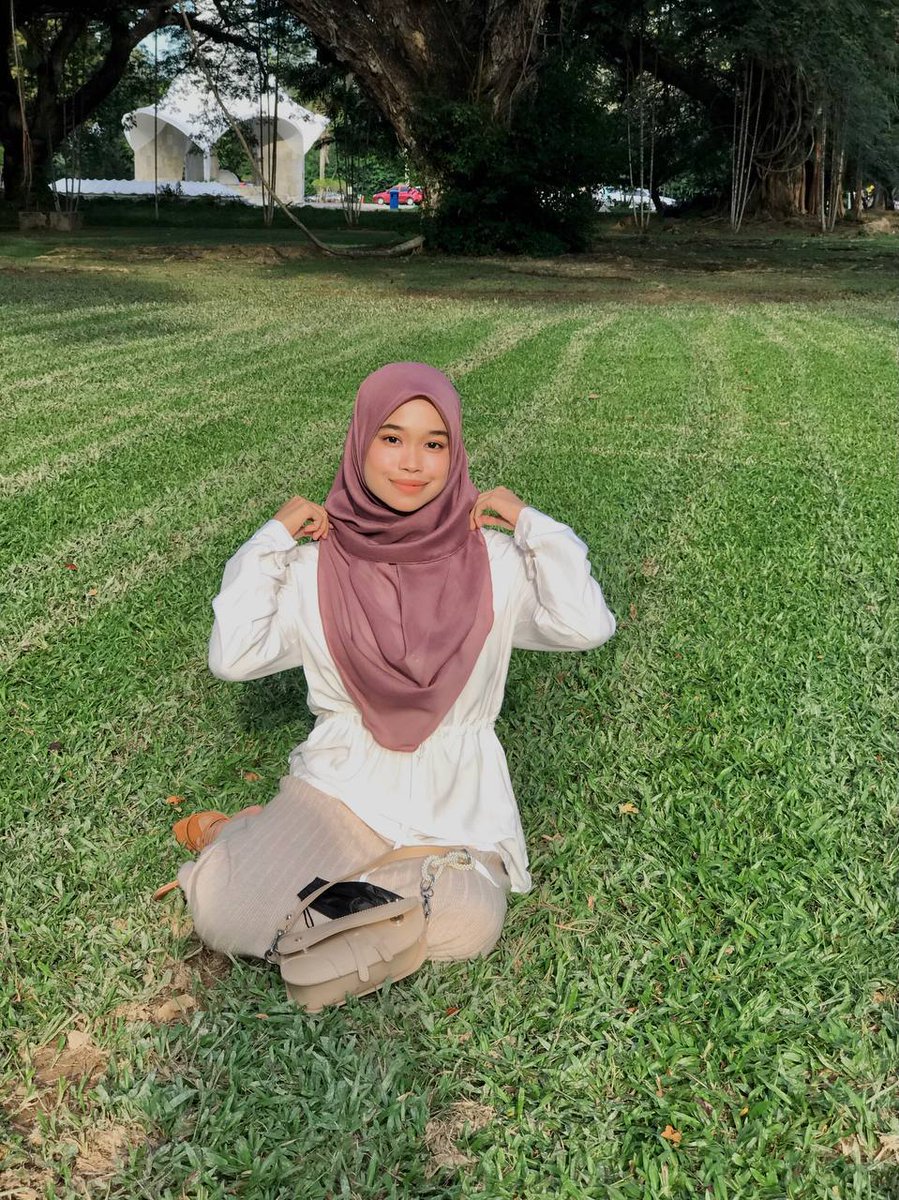 cheatcloset's tweet photo. Wow cantik ke cantik? 😍 

Helok terbentuk je dkt muka tu 😍 Murah pon murah 🥰 mai la beli satu 🤫 Mask extender dgn scrunchy pon ada utk complete 💫 the look 💫 

Click the link in my bio kalau nk beli 😉 https://t.co/BQQ386B7Jr
