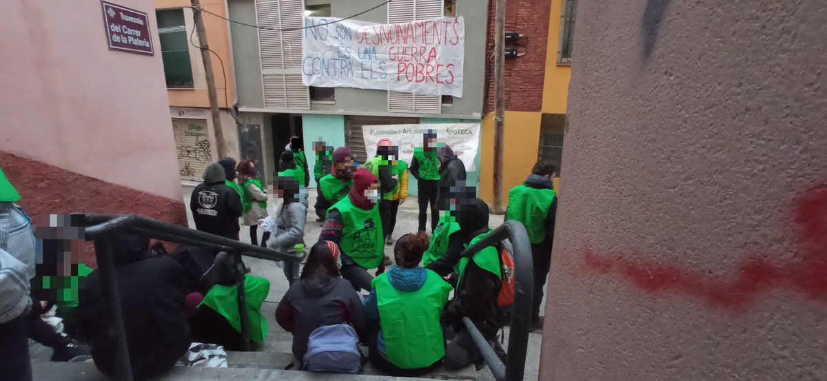 PAHLleida's tweet photo. 📢Ja estem a la porta📢

👉Avui Cerberus vol fer fora de casa a tres joves!

📌Estem a C/Plateria 9 (Centre Històric)

#MohammedEsQueda #SiSePuede https://t.co/SzqPXeR9T8