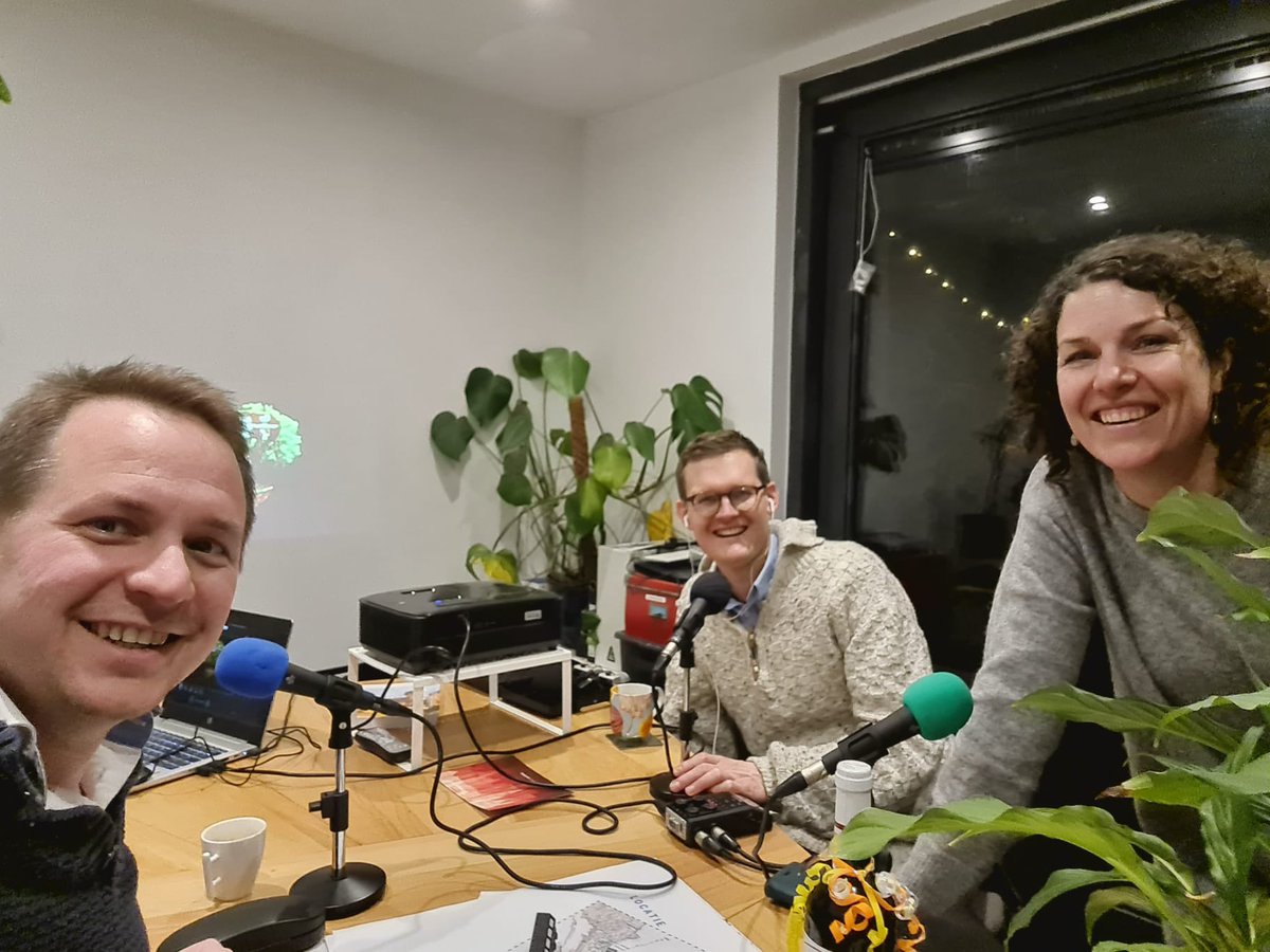 Nieuwe #Podcast!

Vorige week spraken we met <a href="/R_Lelieveld/">Roeland Lelieveld 🇳🇱🇰🇪🇪🇺✌️🕊🇺🇦</a> over zijn ambitie om samen bomen te planten in Kenia met <a href="/africawoodgrow/">Africa Wood Grow</a>.

Een leuk en inspirerend gesprek!

Te beluisteren via je reguliere podcast app zoals Spotify:

open.spotify.com/episode/7a83ov…