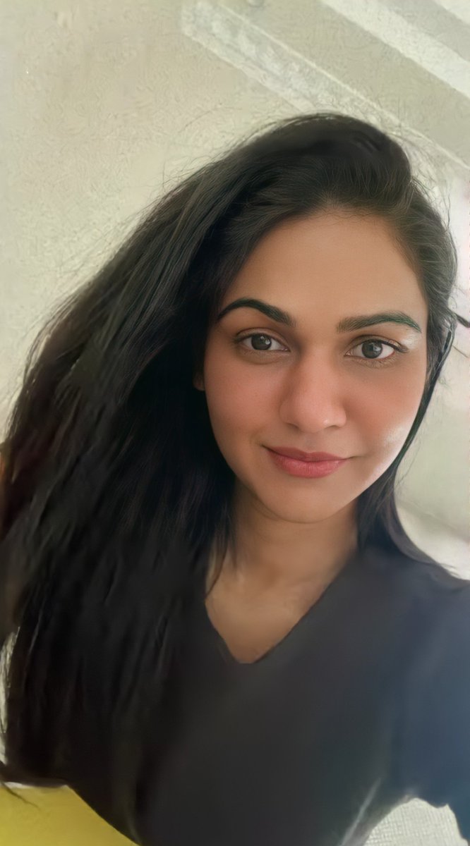 AlluSnehaReddy_'s tweet photo. #HumpDay 🖤 https://t.co/SJOUqfe1z1