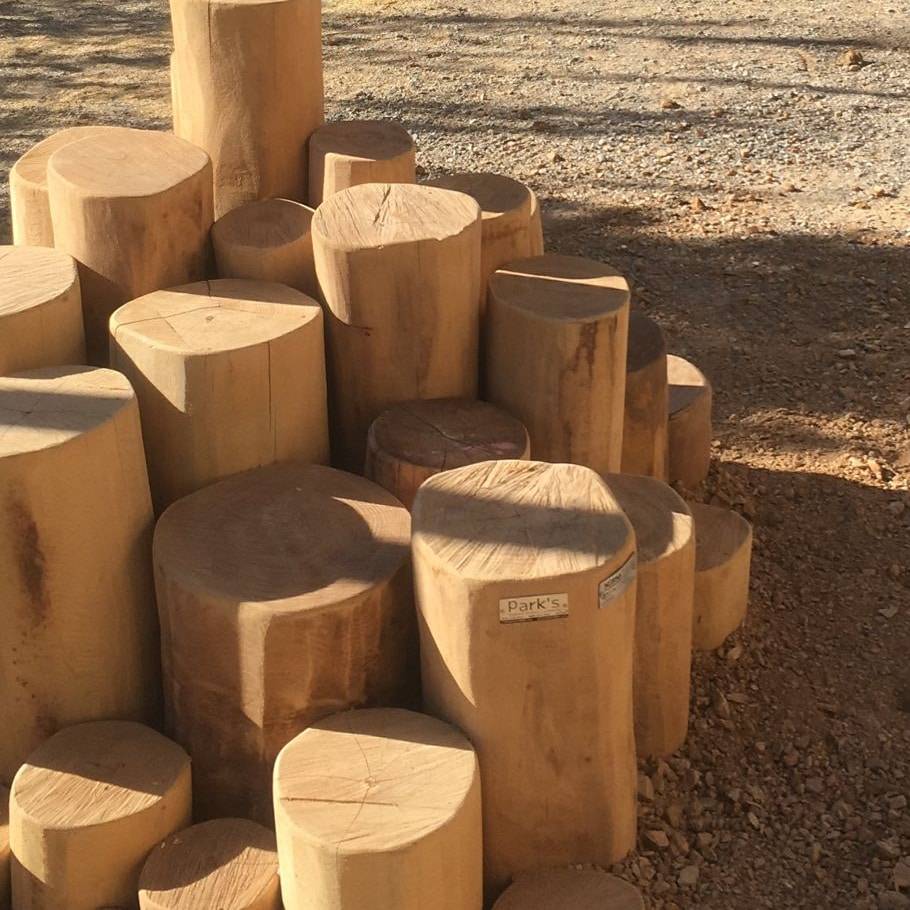 Parks3000com's tweet image. Ens agrada que les nenes i nens tinguin contacte amb la natura. 
.
.
.
#parcinfantil #parc #robinia #jocsdefusta #fusta #cabana #cabanadefusta #jocsinfantils #espaiurbà #espaiexterior