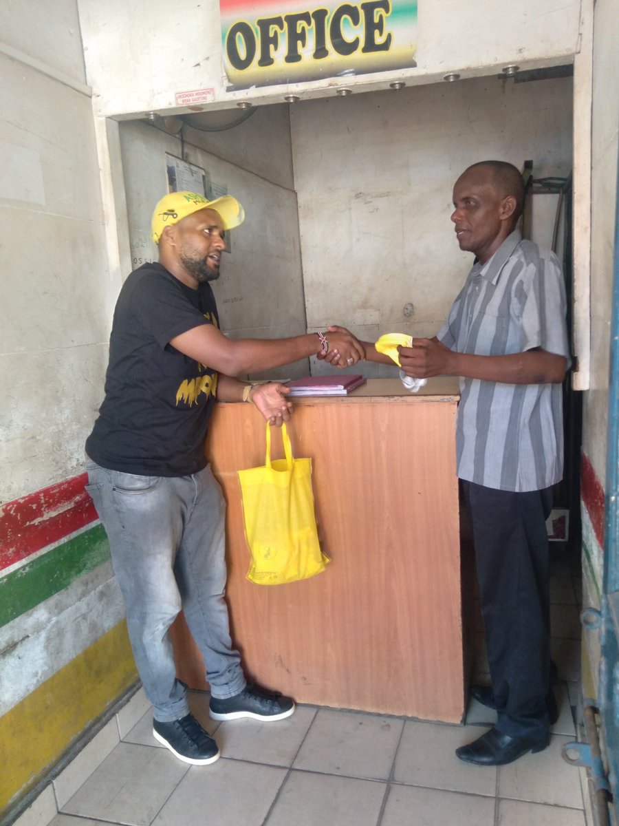 hustlrwakimanga's tweet photo. I had a chance to meet small businesses in bibi wa shafi area at majengo mwembe tayari ward I assured to deliver certificates to them and later to boost there businesses Bottom up economics Mashinani majengo imara daima.
#AshurBaadelMCA22
#ASHURUTO
#BottomUpEconomicsKE
#KaziAjab https://t.co/aDA8UcezFT